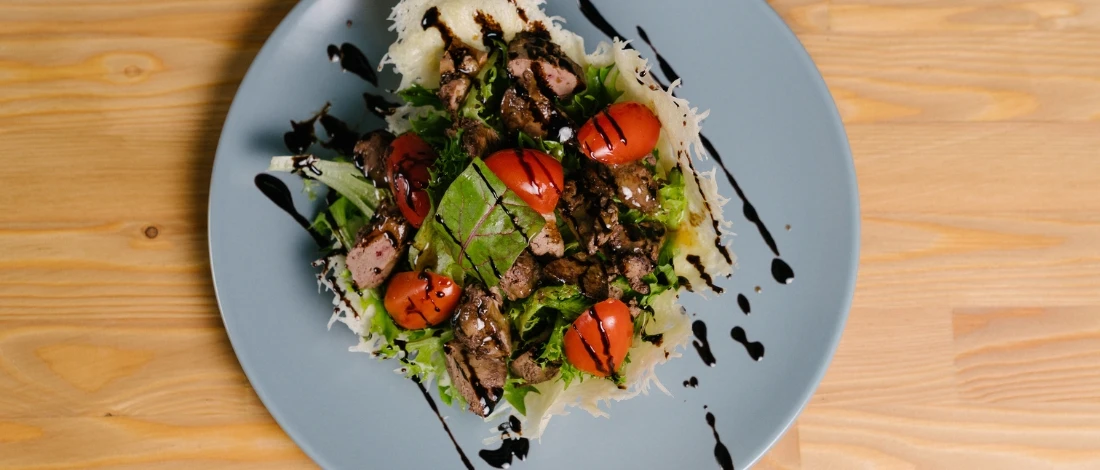 A healthy balsamic steak salad